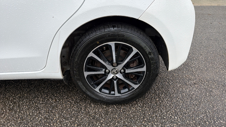 Toyota Yaris 1.5 Hybrid Icon Tech 5dr CVT Hybrid Hatchback